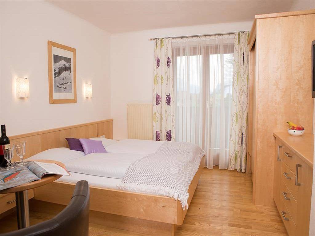 Doppelzimmer mit Dusche, Wc in Altenmarkt im Pongau, Ski Amadé