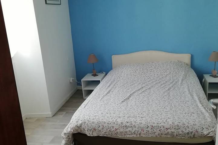 Location de vacances pour 8 personnes, avec terrasse et jardin dans Lerat - 2