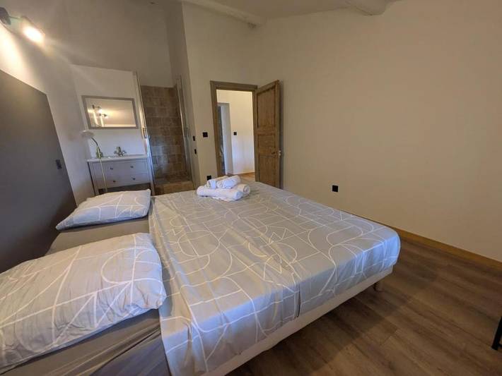 Location de vacances pour 16 personnes, avec piscine et sauna ainsi que terrasse et vue, animaux acceptés à Saint-Geniès-des-Mourgues - 2