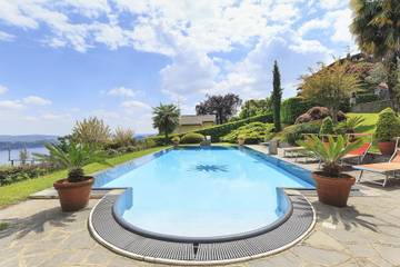 Villa Con Piscina per 8 Persone in Comune di Nebbiuno, Lago Maggiore (Piemonte), Foto 1