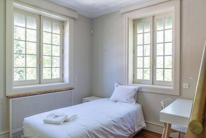 Villa pour 24 personnes, avec jacuzzi et sauna ainsi que piscine et terrasse à Porto - 3