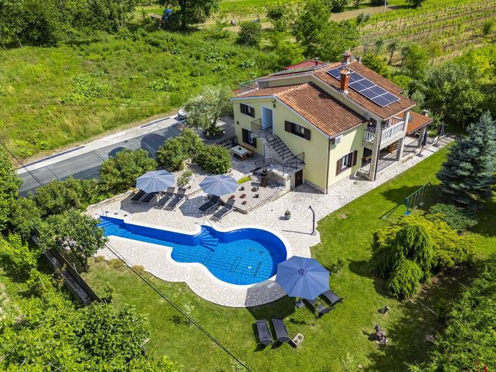 Maison de vacances pour 10 personnes, avec terrasse et jardin dans Istrie