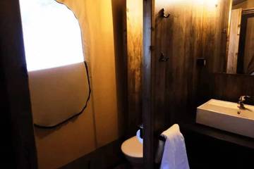 Camping pour 5 Personnes dans Saint-Saturnin-lès-Apt, Parc naturel régional du Luberon, Photo 4