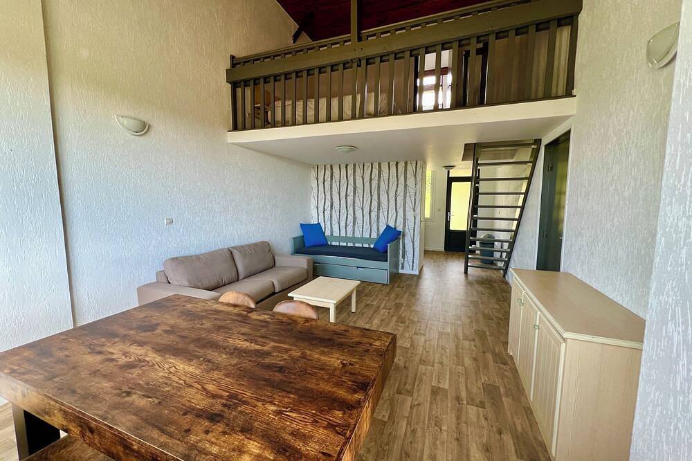 Ganze Wohnung, Ushuaia Villages-Domaine de Scott Duplex Building Cedar 09 in Montigny-en-Morvan, Naturpark Morvan