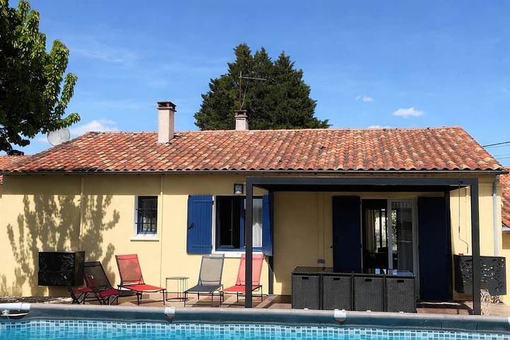 Location de vacances pour 12 personnes à Cours-de-Pile