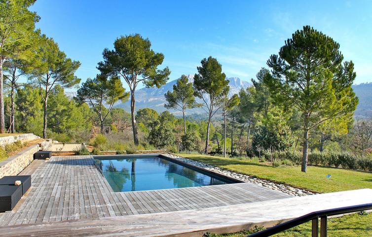 280sqm Apartment: Pool, Parking, WiFi - Le Tholonet 2km in Le Tholonet, Aix-en-Provence region
