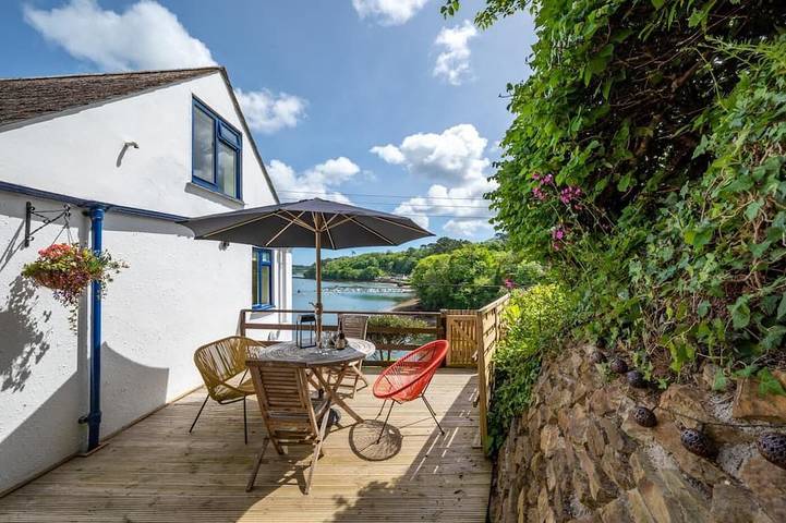 Holiday rental for 4 people, with garden in Helford