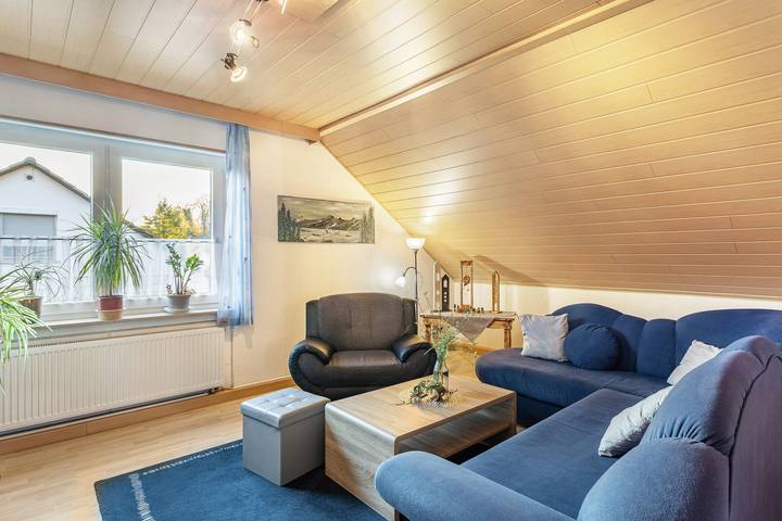 Appartement entier, Appartement 'Ferienwohnung Desmecke' avec jardin privé, balcon et Wi-Fi in Olsberg, Arrondissement du Haut-Sauerland
