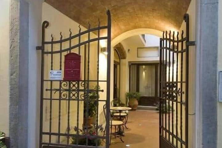 Apartamento entero, Lovely one-bedroom apartment in period building downtown (7) in Prato, Provincia de Prato