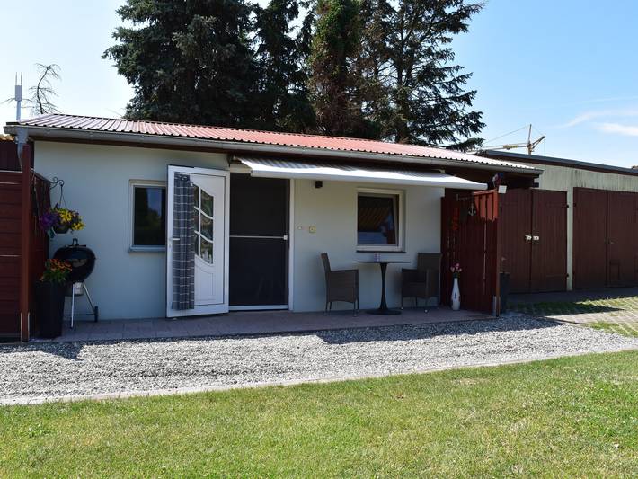 Bungalow für 2 Personen, mit Terrasse und Garten am Salzhaff
