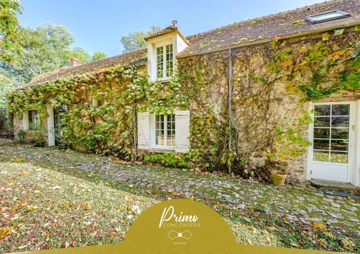 Location de vacances pour 10 personnes, avec vue et jardin à Gastins
