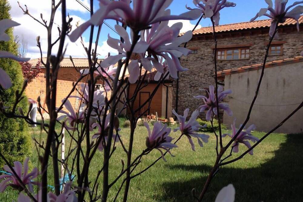House / Villa - Muga de Alba in Losacino, Zamora Province