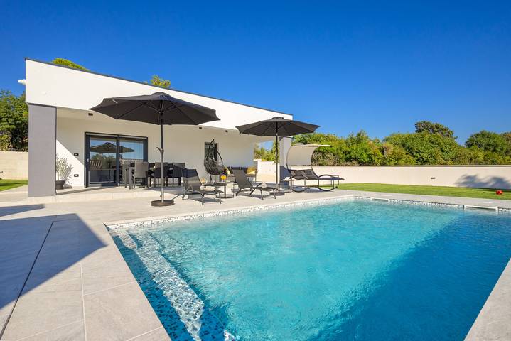 Ferienhaus für 4 Personen, mit Pool und Terrasse sowie Garten in Peroj - 4