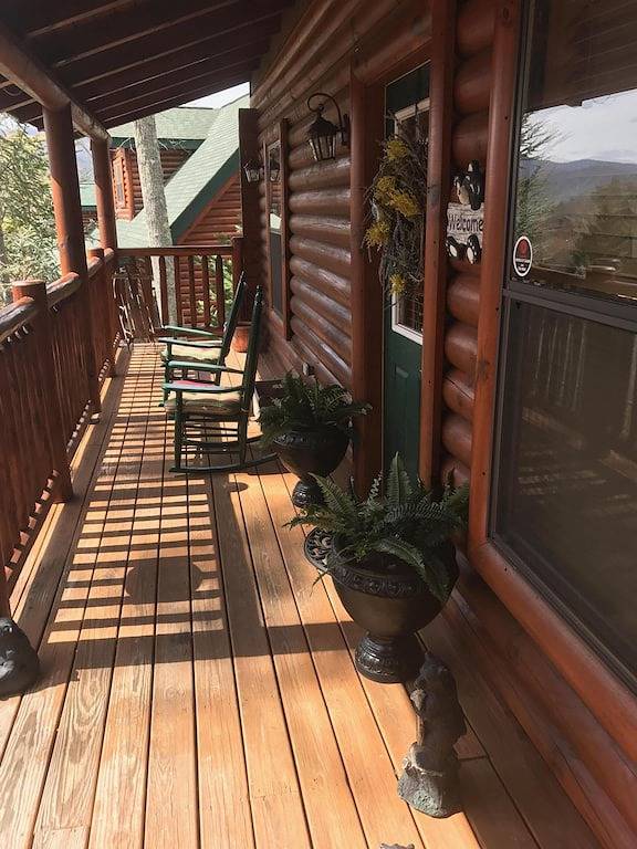 * Beary Cosy * Minuten von der Stadt! Whirlpool, Billardtisch, wunderschöne Aussicht !! Buchen Sie noch heute! in Waldens Creek, Pigeon Forge