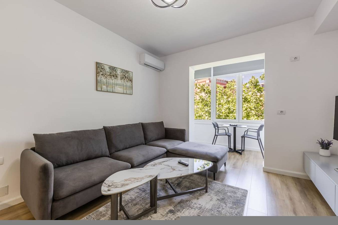 Ganze Wohnung, Central Tirana 1Br Apartment Near Main Square in Tiranë, Albanien
