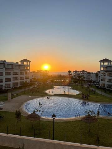 Gîte pour 5 personnes, avec terrasse et vue ainsi que piscine et jardin dans Asilah