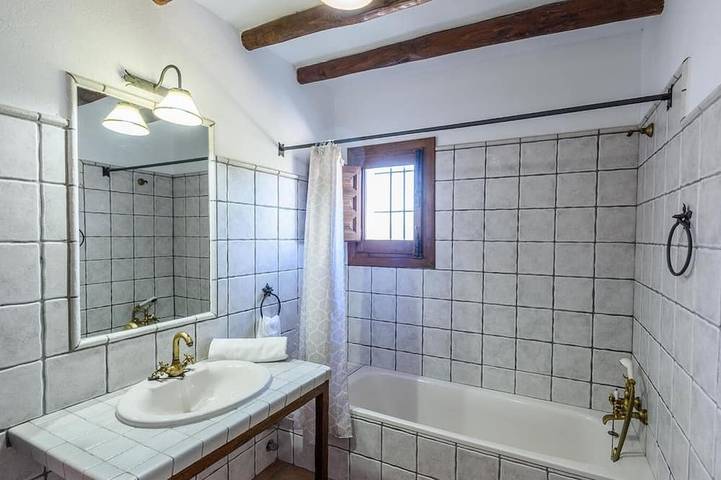 Cantoblanco II Viñuela in Los Romanes, Benamargosa