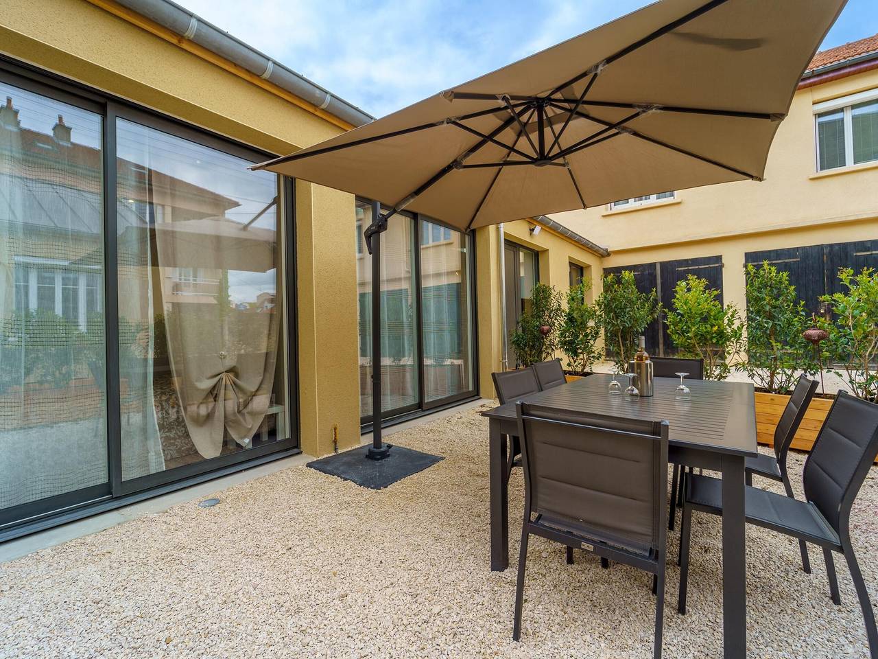 Apartamentos amplios en Dijon con terraza, Wifi, se admiten mascotas y parking privado in Dijon, Región de Dijon