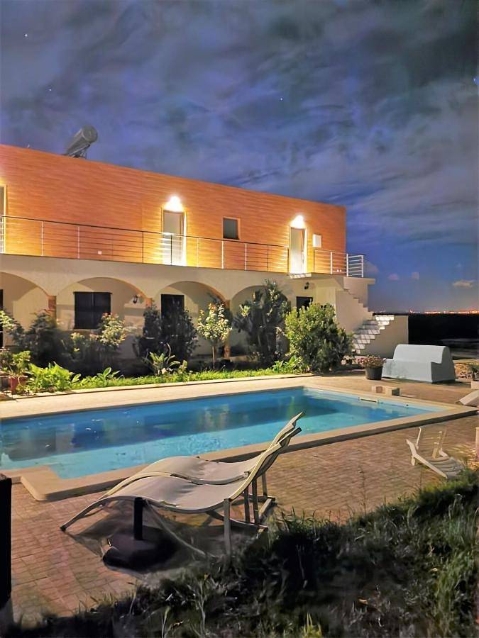 Maison d’hôte pour 2 personnes, avec Jardin ainsi que Piscine et Vue dans Golegã