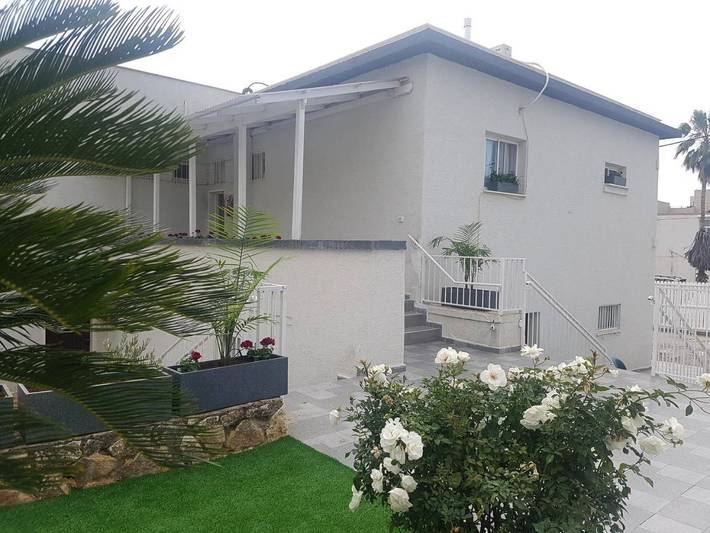 Appart’hôtel pour 3 personnes, avec piscine ainsi que vue et jardin