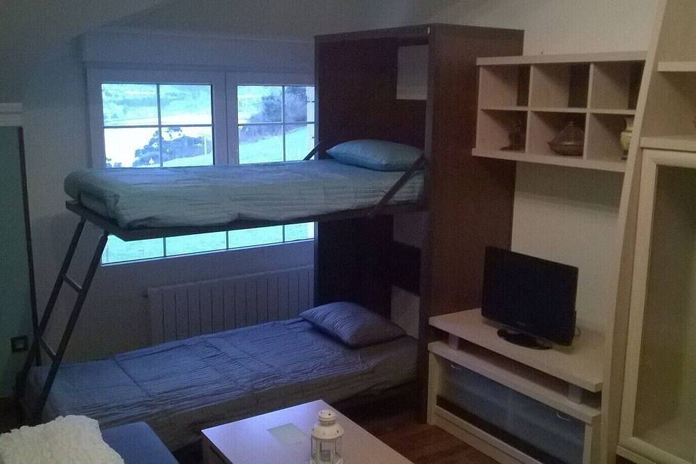 Ganze Wohnung, Wohnung mit Terrasse und Blick auf das Meer und die Berge in Sonabia in Castro-Urdiales, Kantabrische Küste