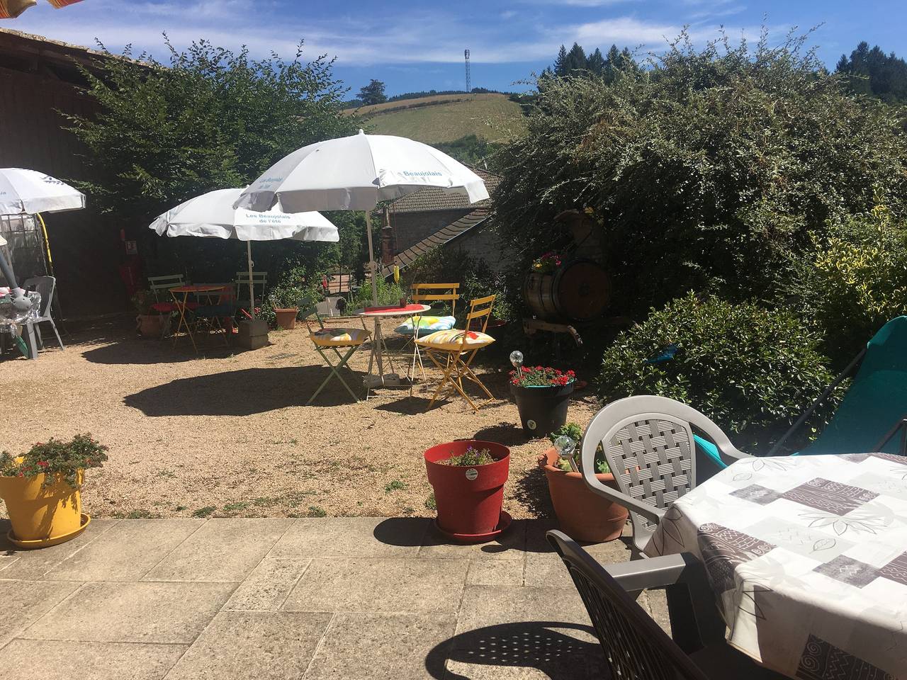 Chambres d'hôtes "Maison du Bonheur" - Chambre Vert nature in Claveisolles, Région de Villefranche-sur-Saône