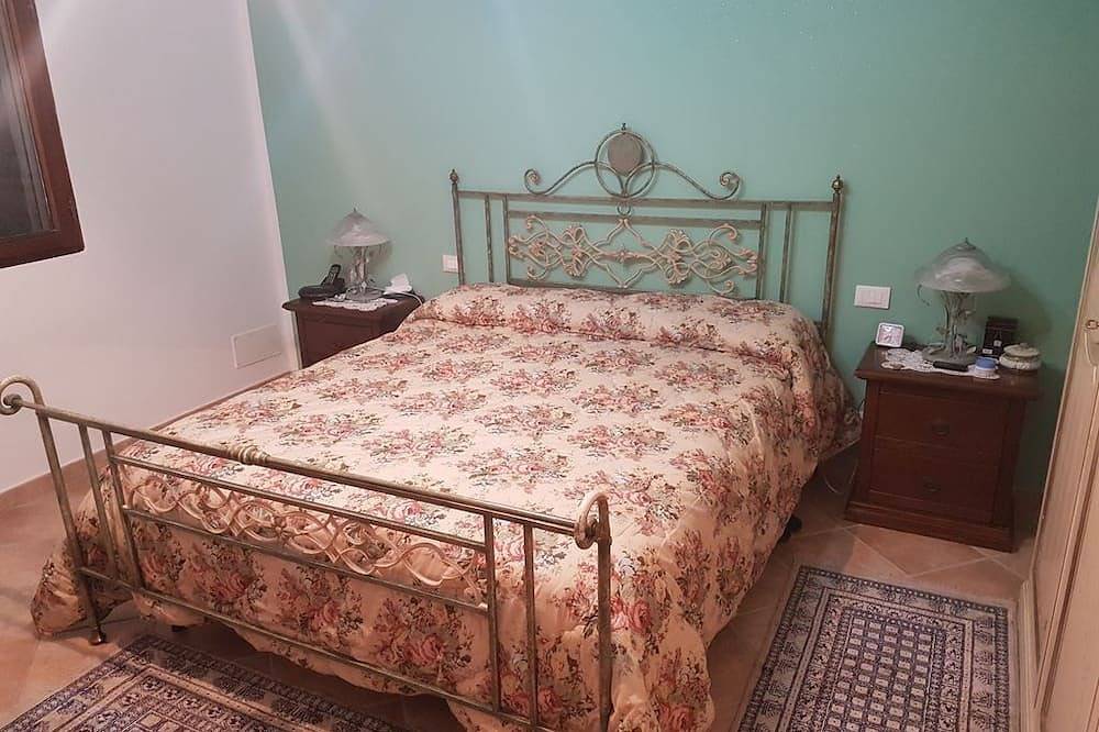 Casa con jardín y estacionamiento cerca del mar y a sitios culturales in Capaci, Provincia de Palermo
