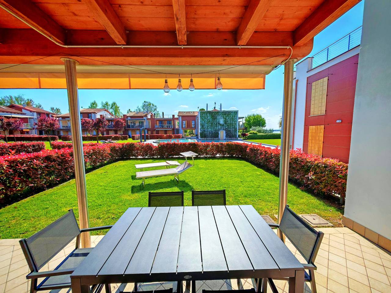 Appartamento intero, Sg Luxury - Crystal Bay Apartment in Castelnuovo del Garda, Prealpi Gardesane