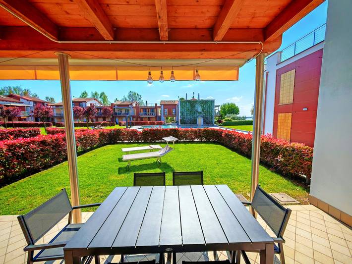 Appartamento per 4 persone, con vista lago e piscina nonché giardino in Gardaland