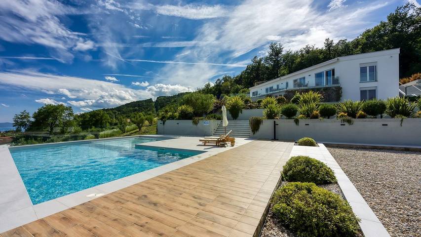 Villa mit pool für 8 Personen, mit Pool und Sauna sowie Garten und Whirlpool, mit Haustier in Opatija Riviera