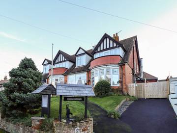 Holiday Home for 29 People in Skegness, Lincolnshire, Photo 2