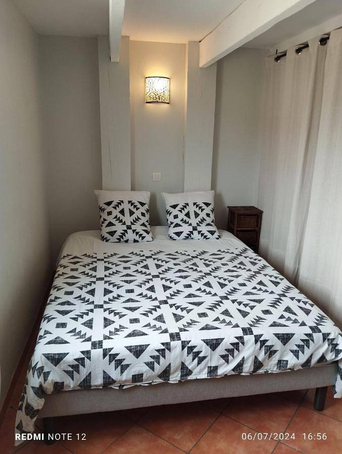 Location de vacances pour 4 personnes, avec jardin à Domazan - 2