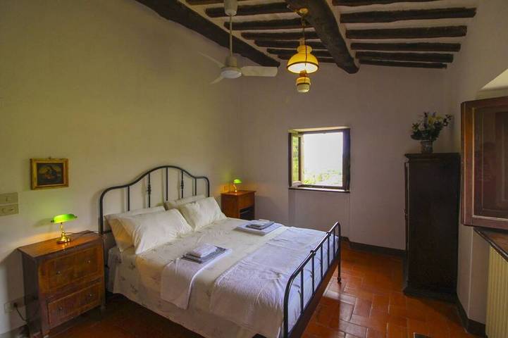 Schönes alleinstehendes Ferienhaus für 6 Gäste mit  W-Lan, privatem Pool und TV in Arezzo, Arezzo Provinz