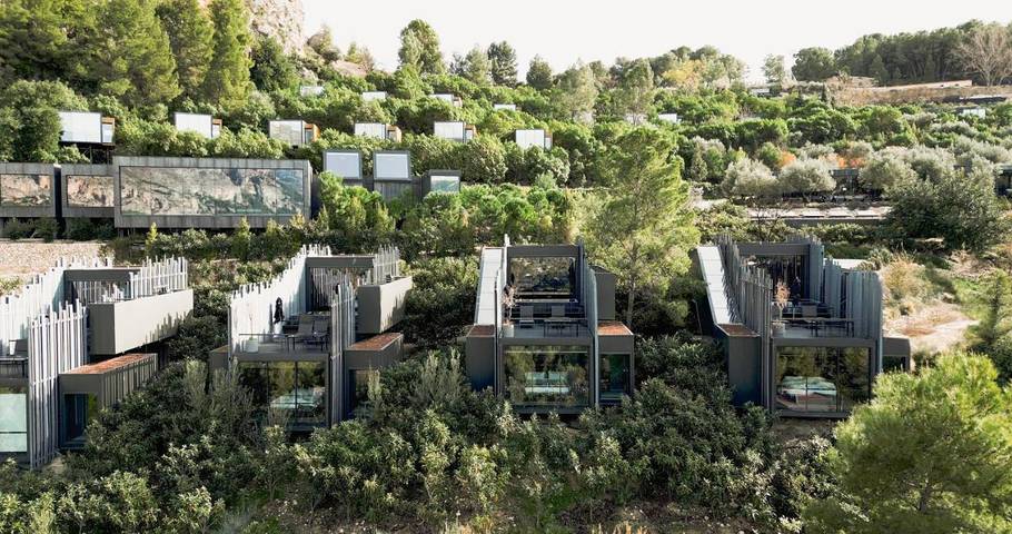 Hotel para 2 personas, con vistas y piscina además de jardín y vistas al lago - 1