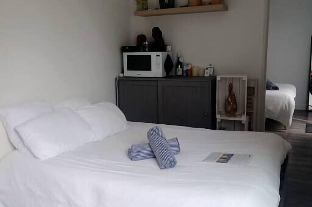 Studio de Jardin jusqu'à 4 Pers en face beaujolais in Montmerle-sur-Saône, Région de Bourg-en-Bresse