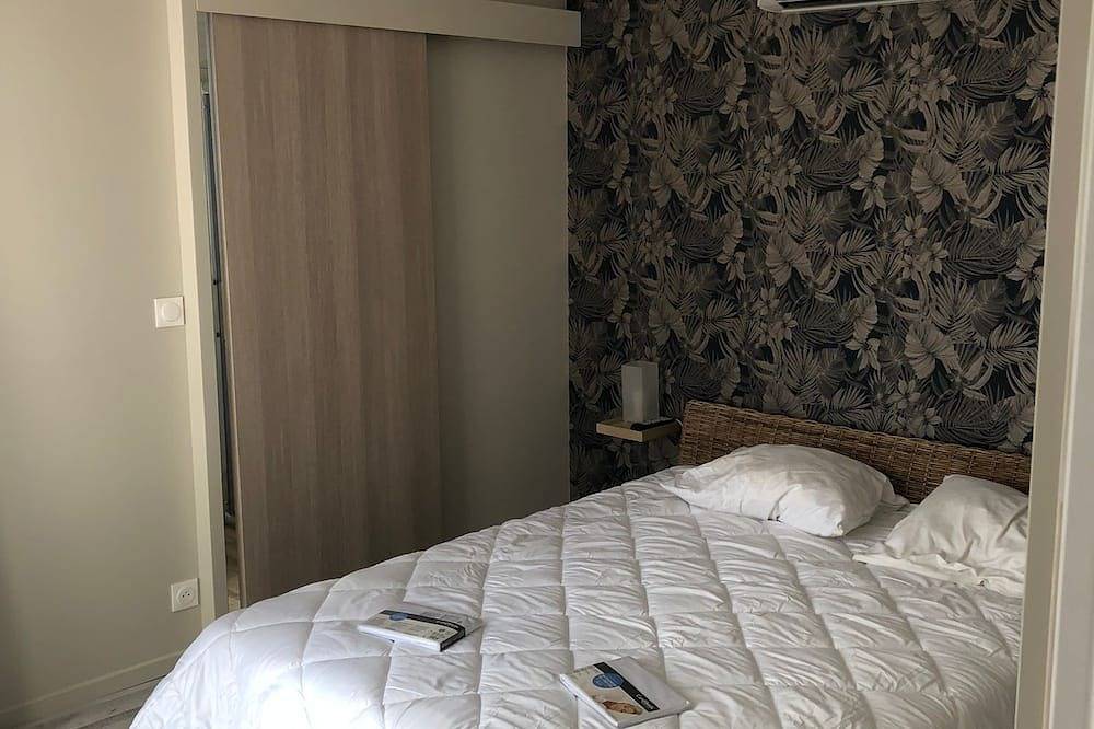 Large recent vacation home in Saint-Denis-d'Oléron, Côte de Beauté