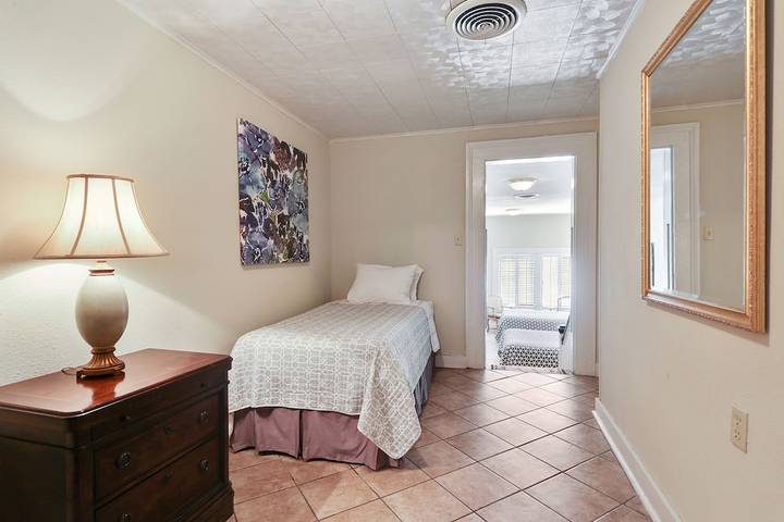 Vacation rental for 9 people, with terrace in French Quarter