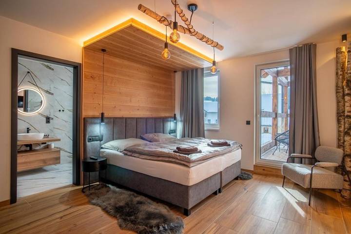 Ferienhaus für 4 Personen, mit Pool und Garten sowie Ausblick und Sauna