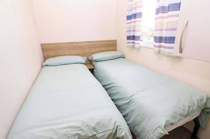 Beach Retreat, pet friendly, country holiday cottage in Warsash in Fareham, Hampshire