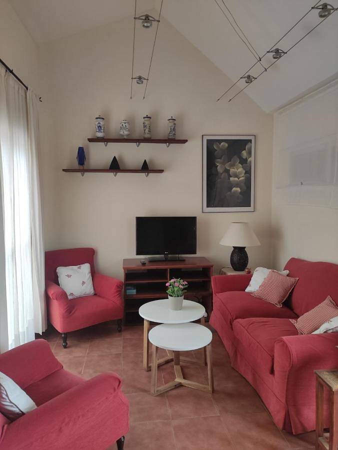 Apartamento de vacaciones para 6 personas, con vistas además de jardín y piscina - 1