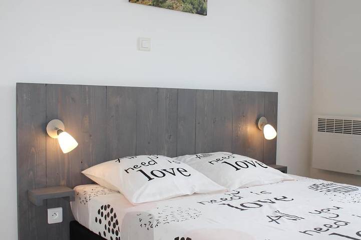 Location de vacances pour 8 personnes, avec terrasse et jardin dans Folelli - 2