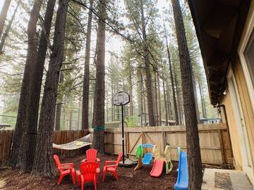 Log Cabin for 10 Guests in South Lake Tahoe, El Dorado County, Picture 2