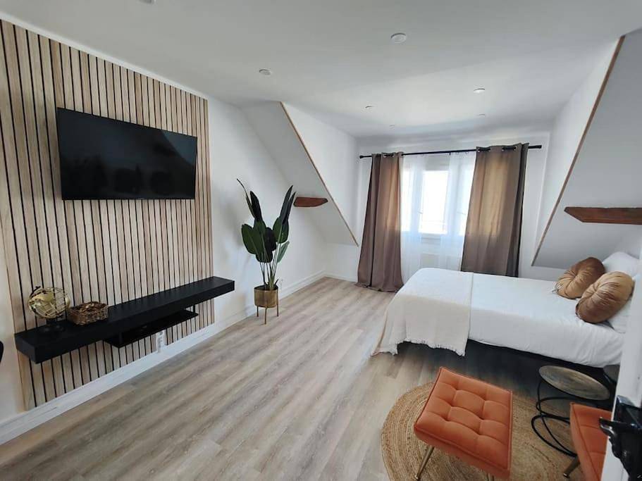 Appartement entier, One-Bedroom Apartment in Châteaudun, Région de Châteaudun