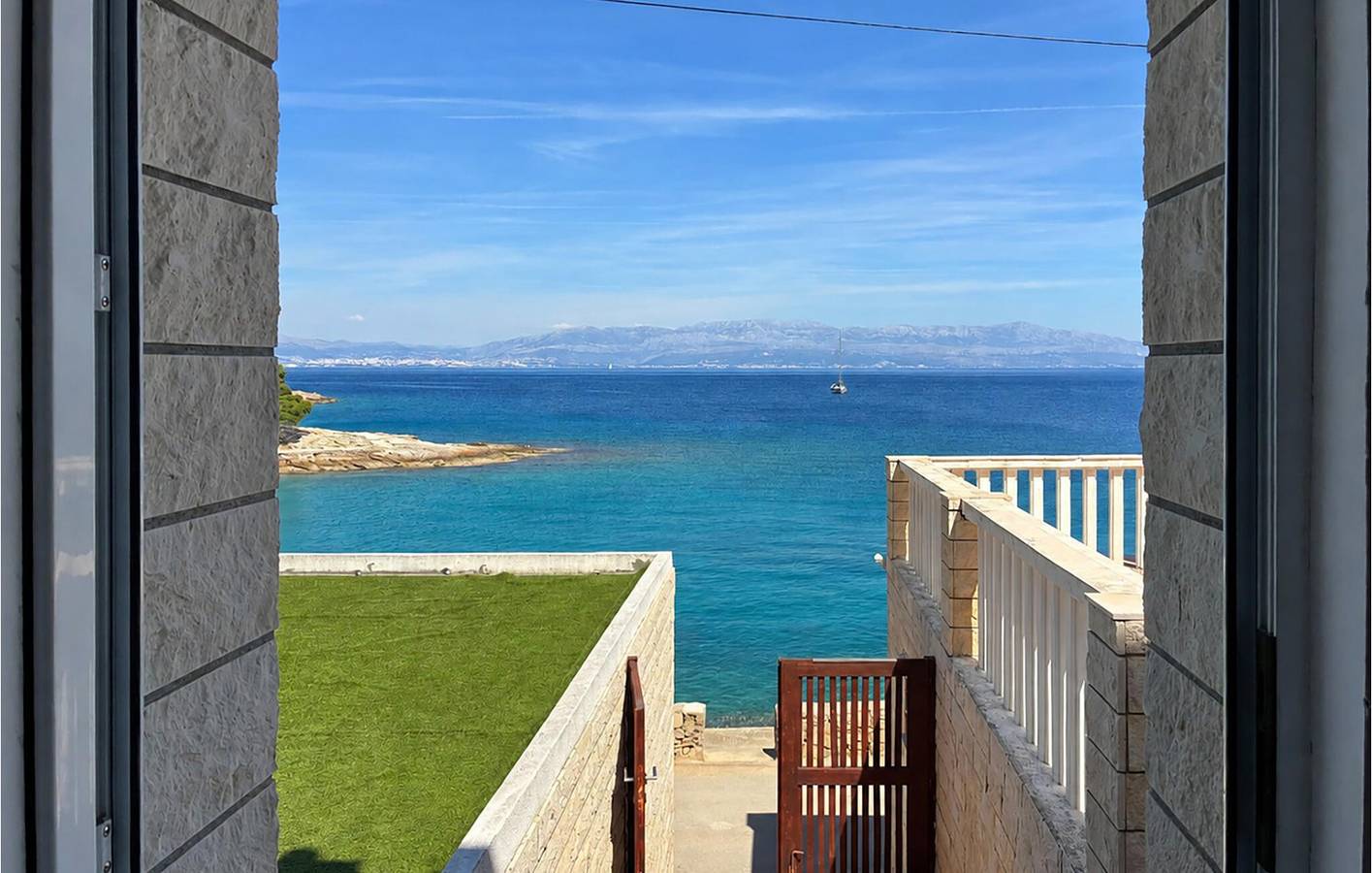 Ganze Ferienwohnung, Gemütliche 2-Zimmer-Wohnung mit Terrasse, 100 m von der Küste entfernt – Necujam in Necujam, Solta