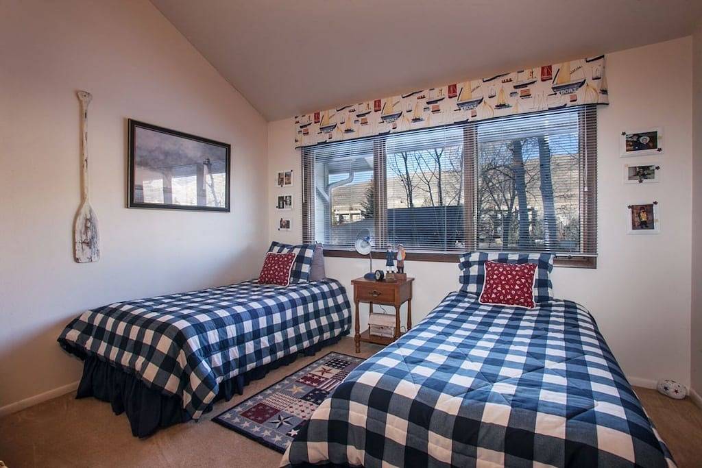 Suchen Sie nach einem Last-Minute-Kurzurlaub? Schau nicht mehr! Einfacher Buszugang zu Vail & Beaver Creek-2 Kingsize-Betten in Eagle-Vail, Beaver Creek