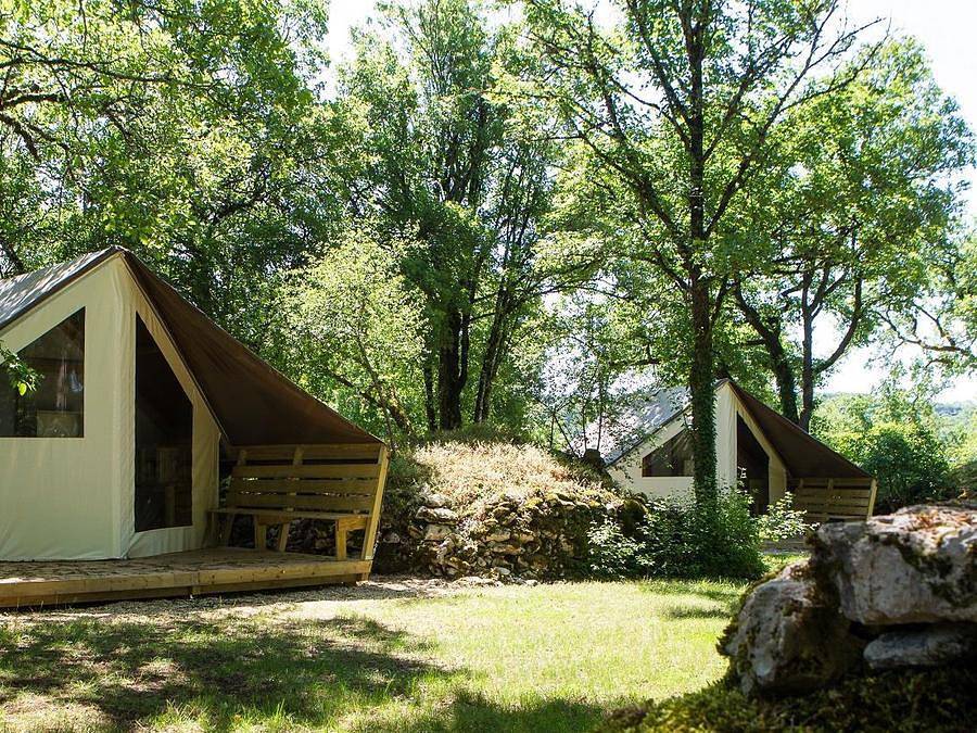 Camping Domaine La Faurie - Safarizelt 4 personen - Komfortzelt - 2 Zimmer - Küche - ohne Sanitäranlagen 4 pers. in Séniergues, Regionaler Naturpark Causses du Quercy