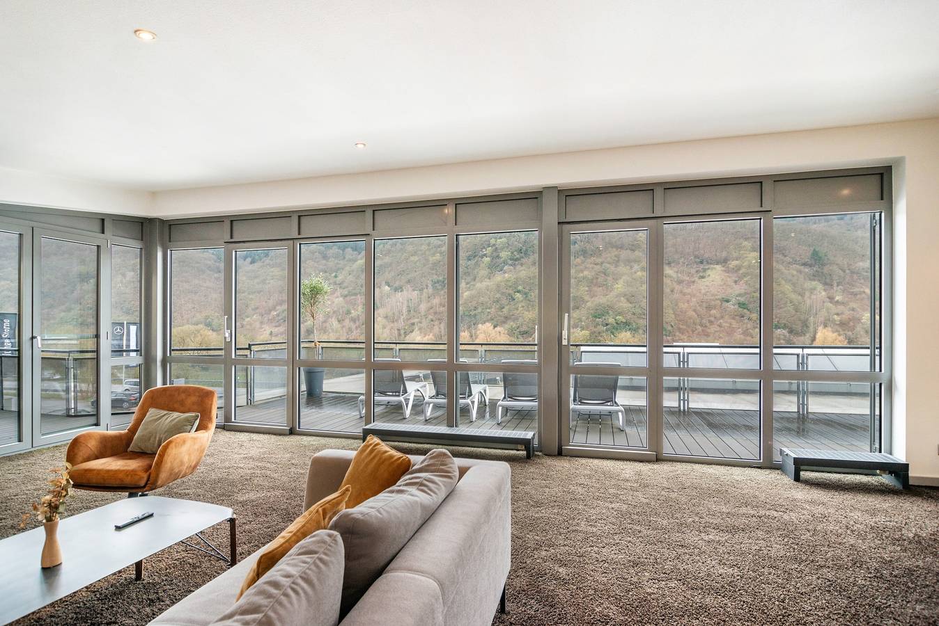 Entire apartment, Moselbude Penthouse with Moselle View, Sauna, Rooftop Terrace, E-Bikes, Grill in Enkirch, Bernkastel-Kues region