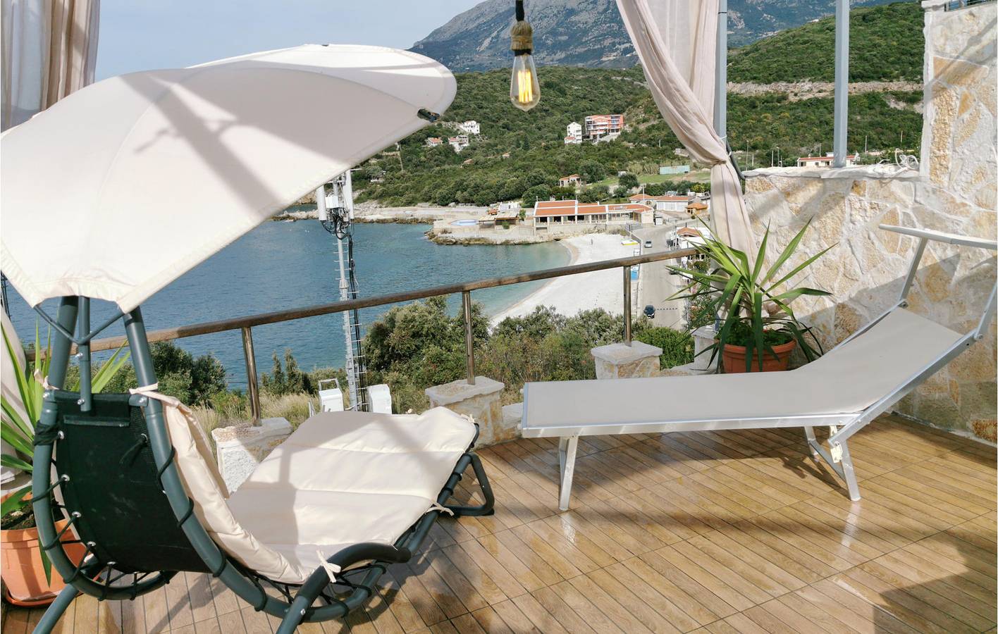Ganze Ferienwohnung, Ferienwohnung für 8 Personen mit Terrasse in Utjeha-Bušat, Montenegro