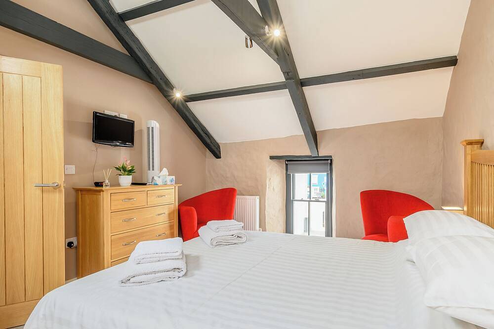 1 bedroom accommodation in Pembroke in Pembroke, Pembrokeshire
