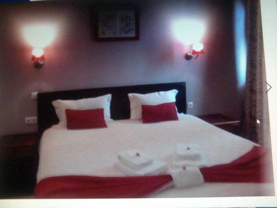Beautiful Deluxe Double Room in the City Center - Wifi and Ac in Maio